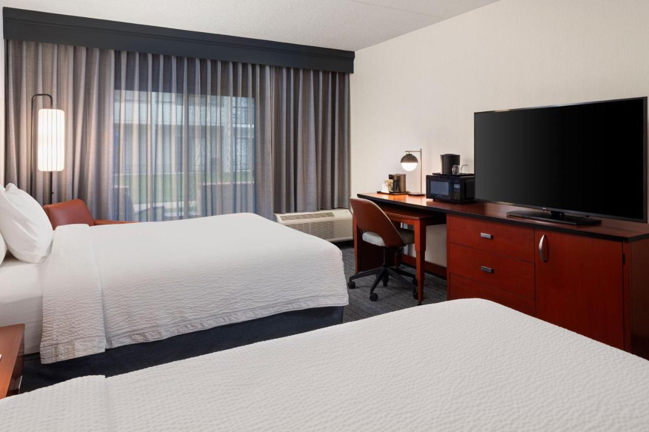 | Courtyard Chicago Waukegan Gurnee