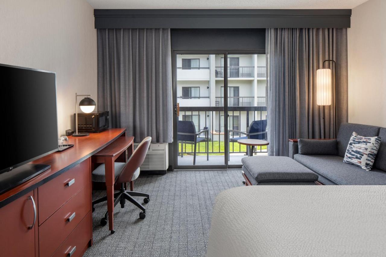| Courtyard Chicago Waukegan Gurnee