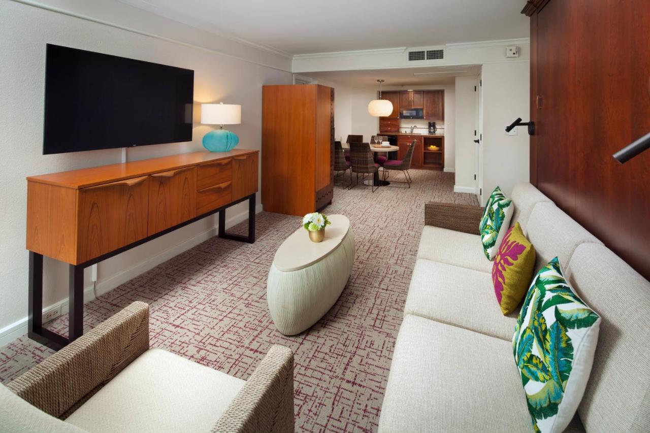 One-Bedroom Villa with Sea View at Marriott's Kaua'i Beach Club