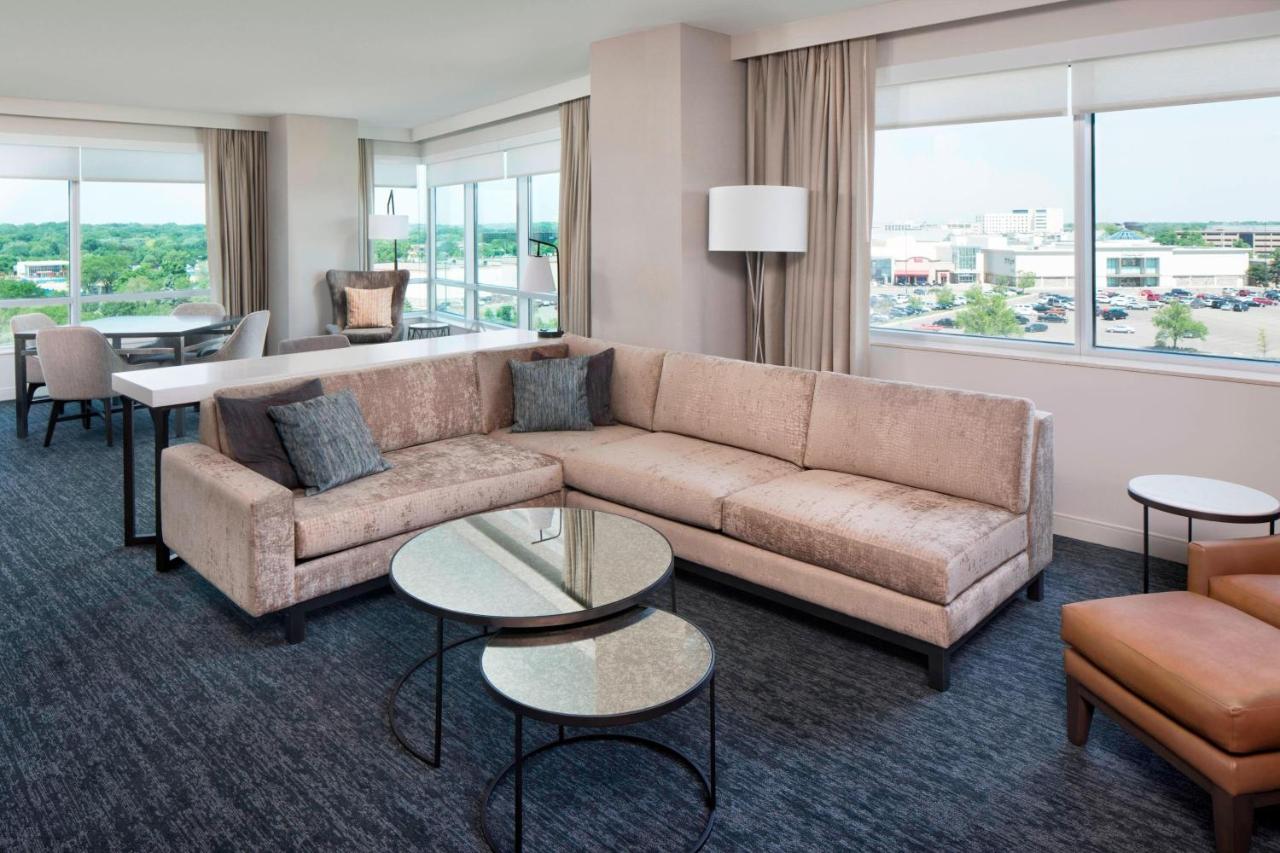 Club, Suite, 1 King at The Westin Edina Galleria