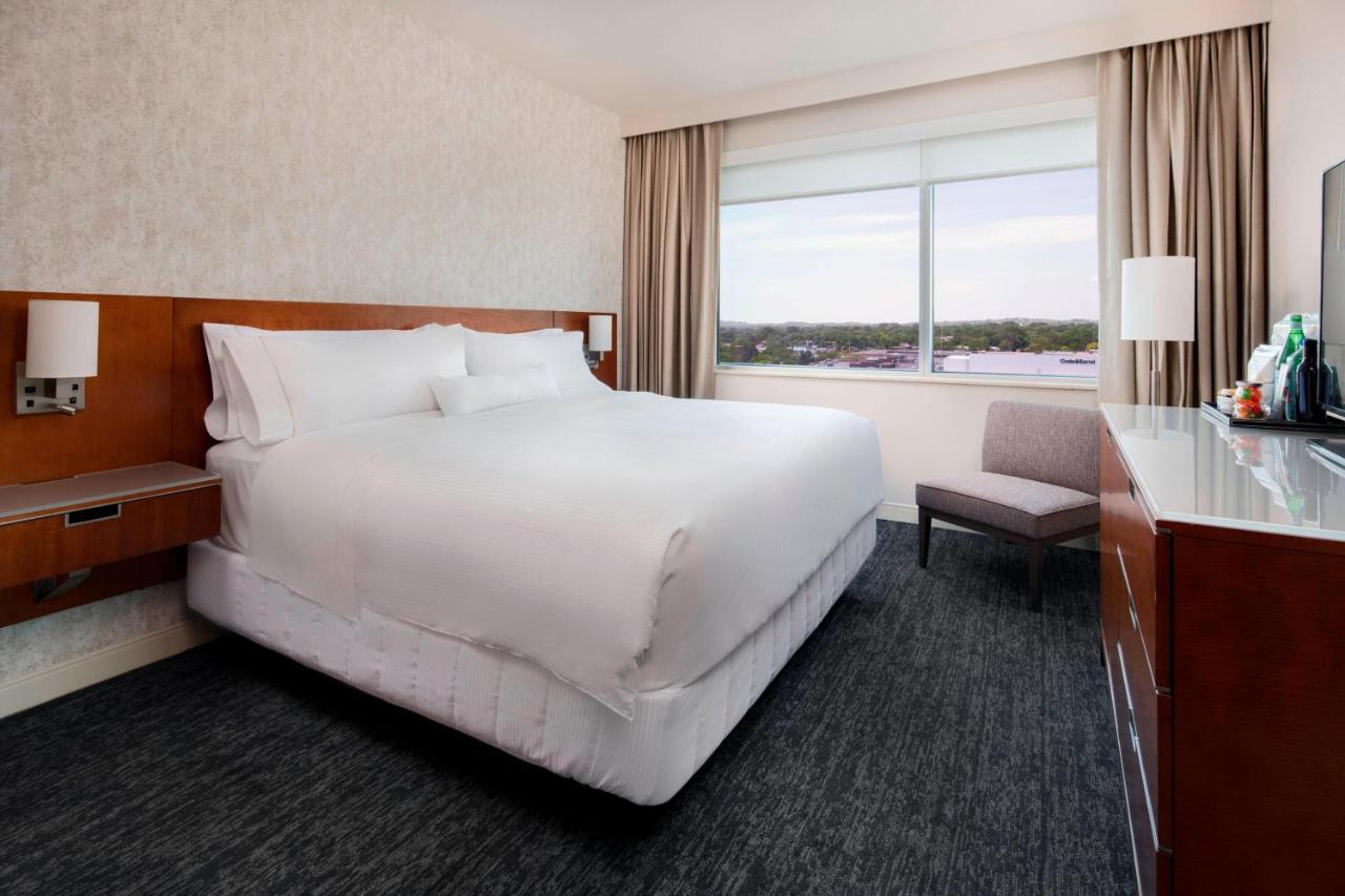 Club, Suite, 1 King at The Westin Edina Galleria