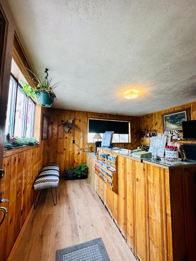 | Deer Lodge