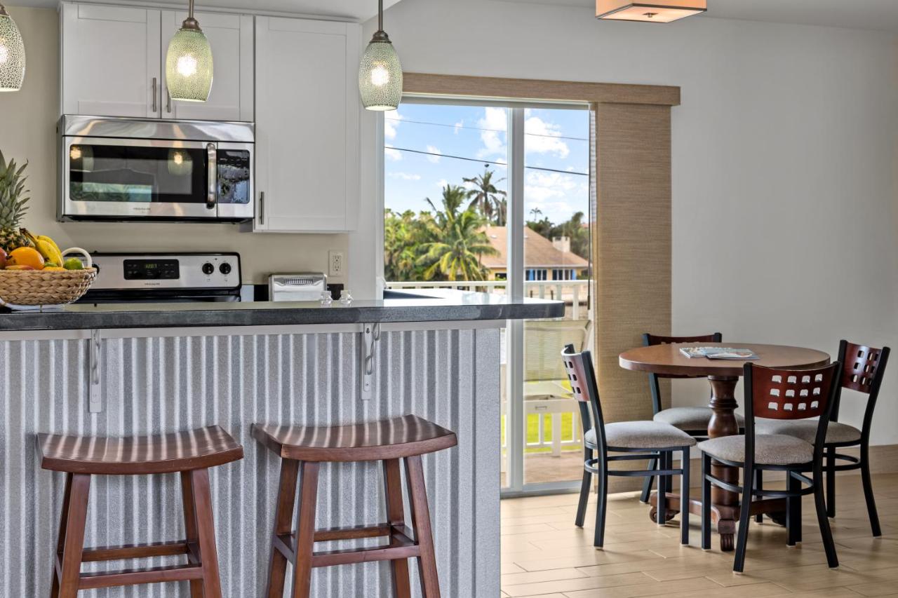 Two-Bedroom Apartment at Sun Dek Beach House