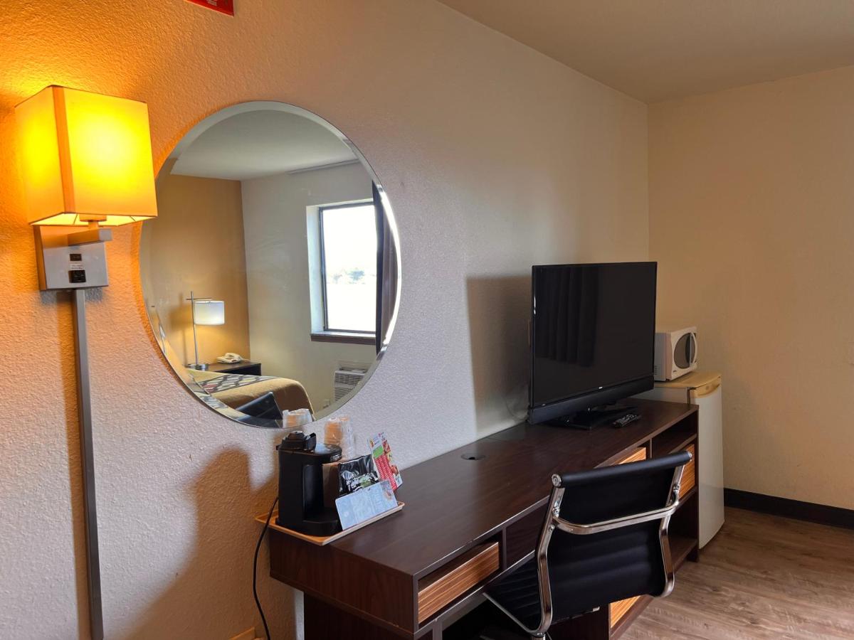  | Super 8 by Wyndham Elizabethtown