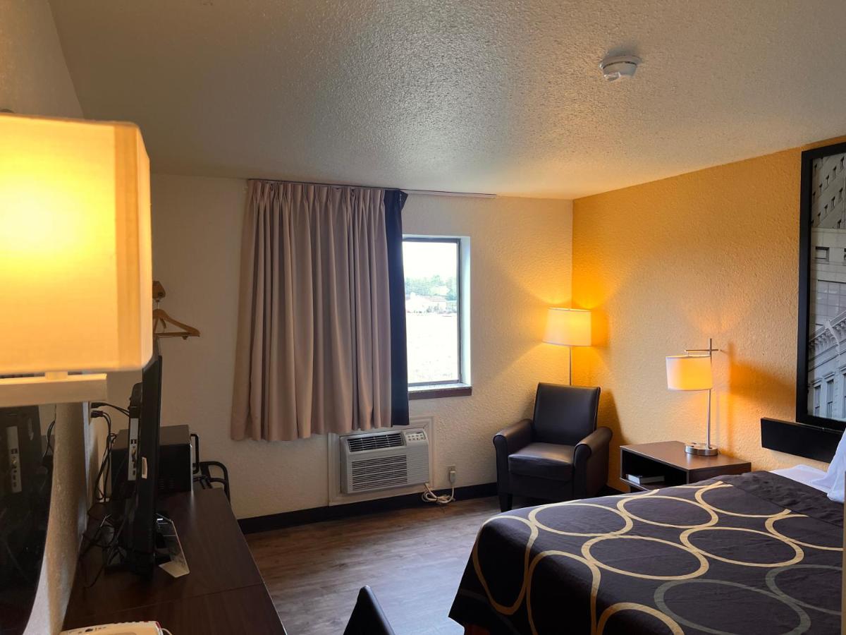  | Super 8 by Wyndham Elizabethtown