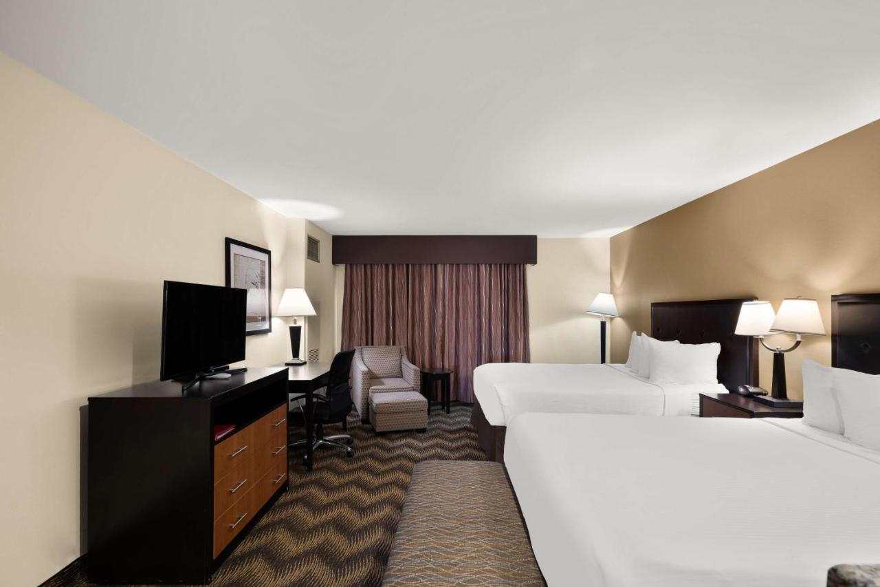 Deluxe Queen Room with Two Queen Beds at Best Western Plus Gold Country Inn