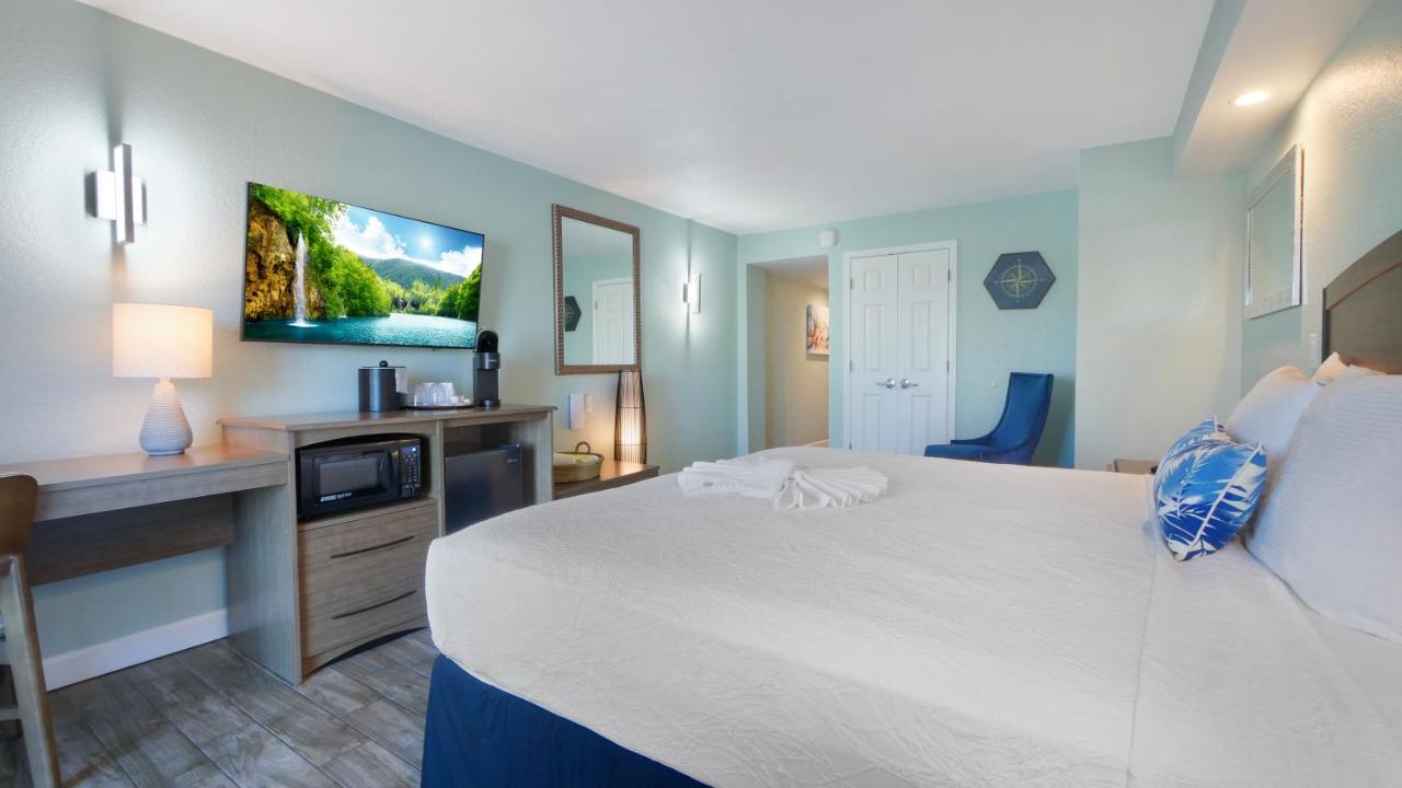 King Room Oceanfront with Balcony at Boardwalk Inn and Suites