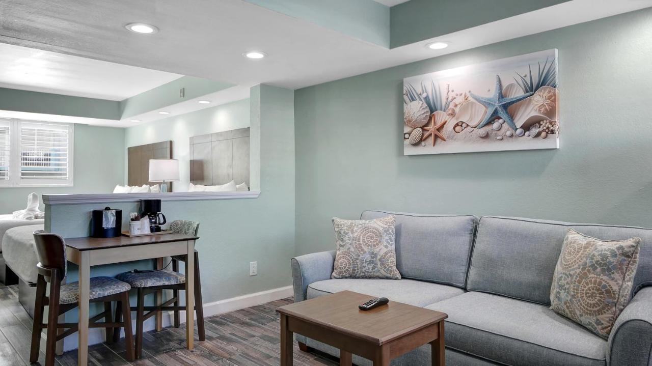 Suite with City View at Boardwalk Inn and Suites