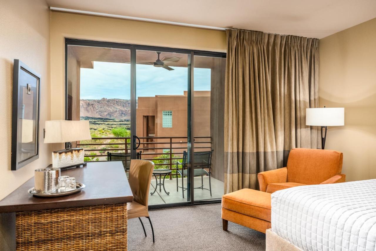 One-Bedroom Villa with King Bed at Red Mountain Resort