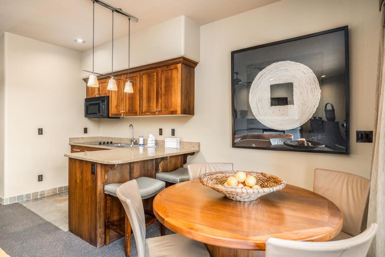 One-Bedroom Villa with King Bed at Red Mountain Resort