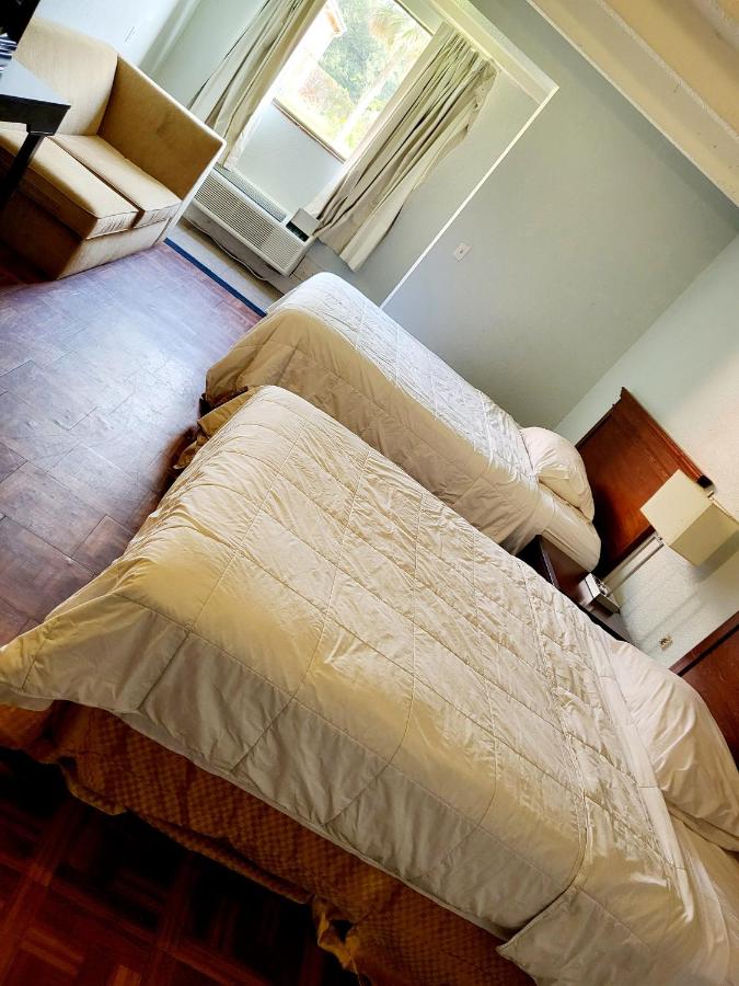 Deluxe Double or Twin Room at Metro Inn & Suites