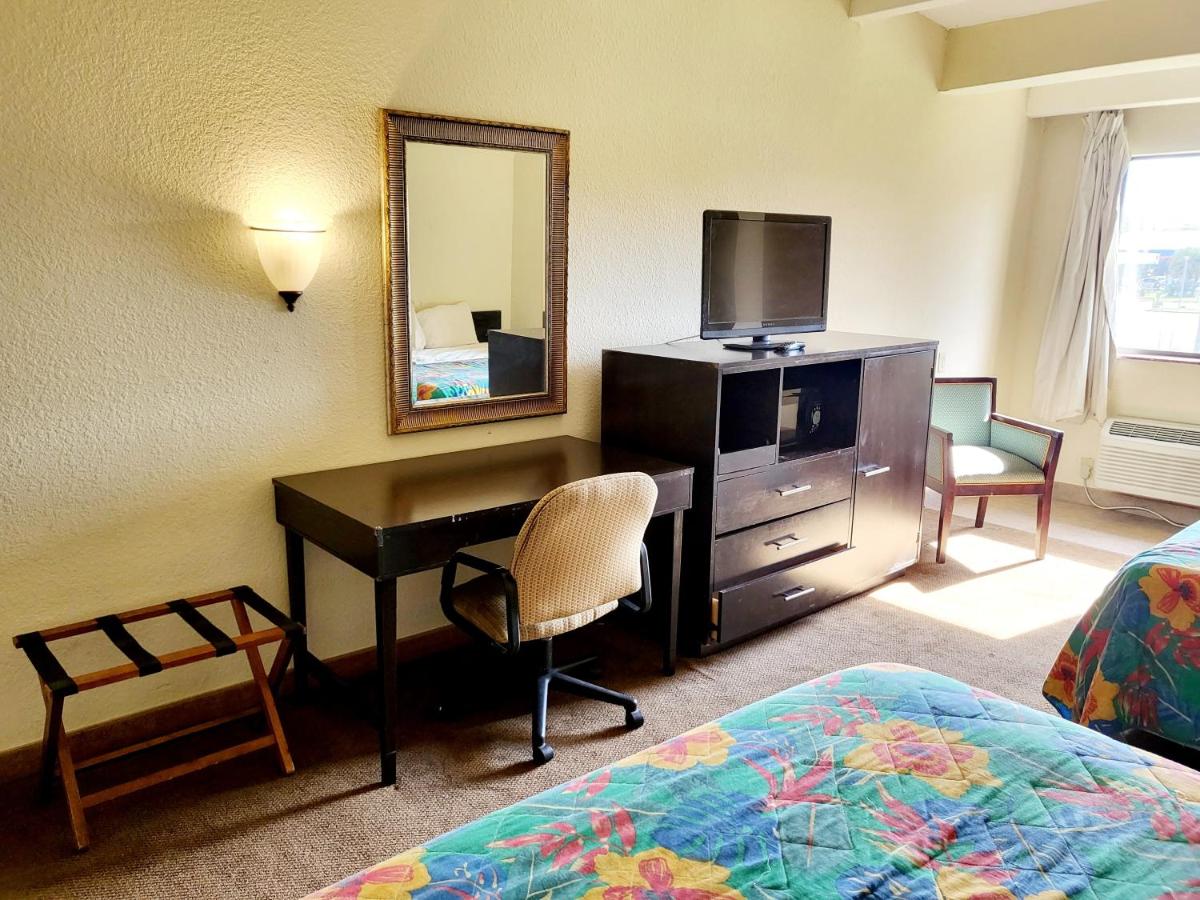 Deluxe Double or Twin Room at Metro Inn & Suites