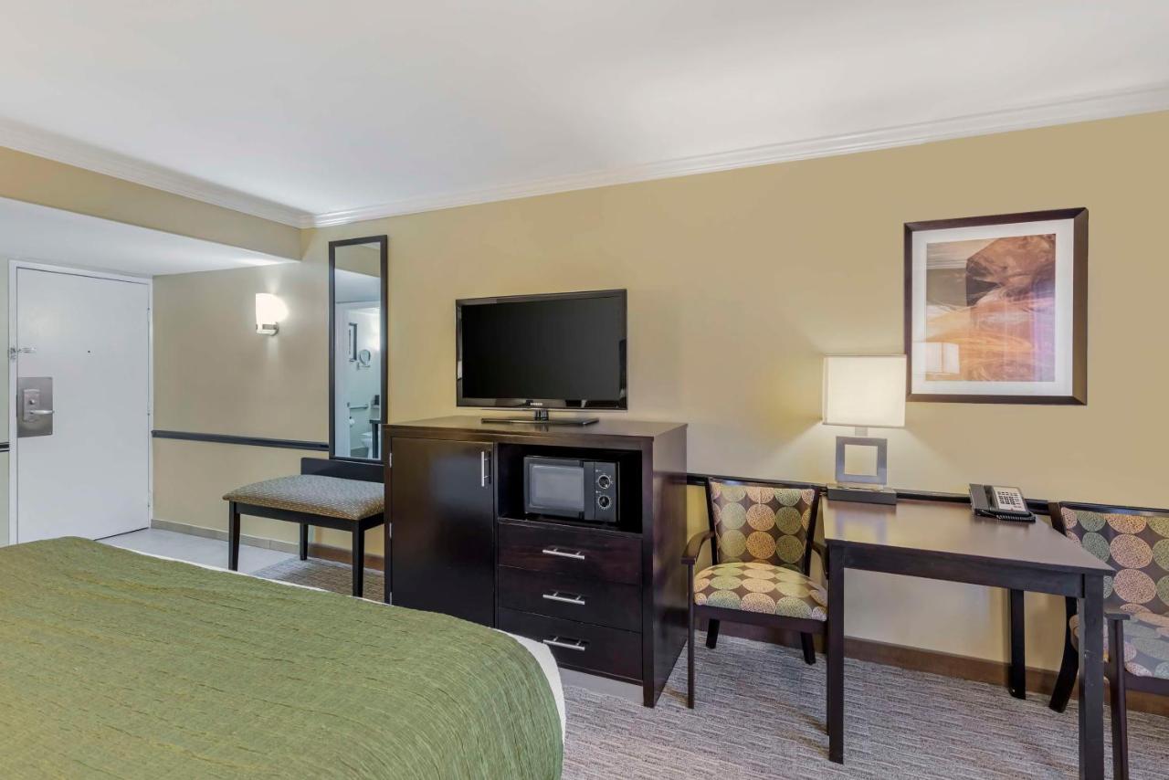 | Best Western Canoga Park Motor Inn