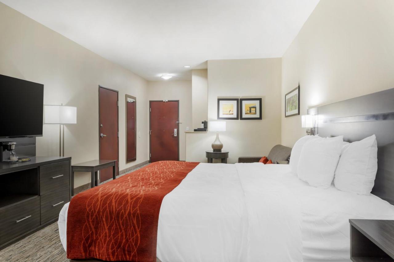 King Suite - Accessible/Non-Smoking at Comfort Inn Orange