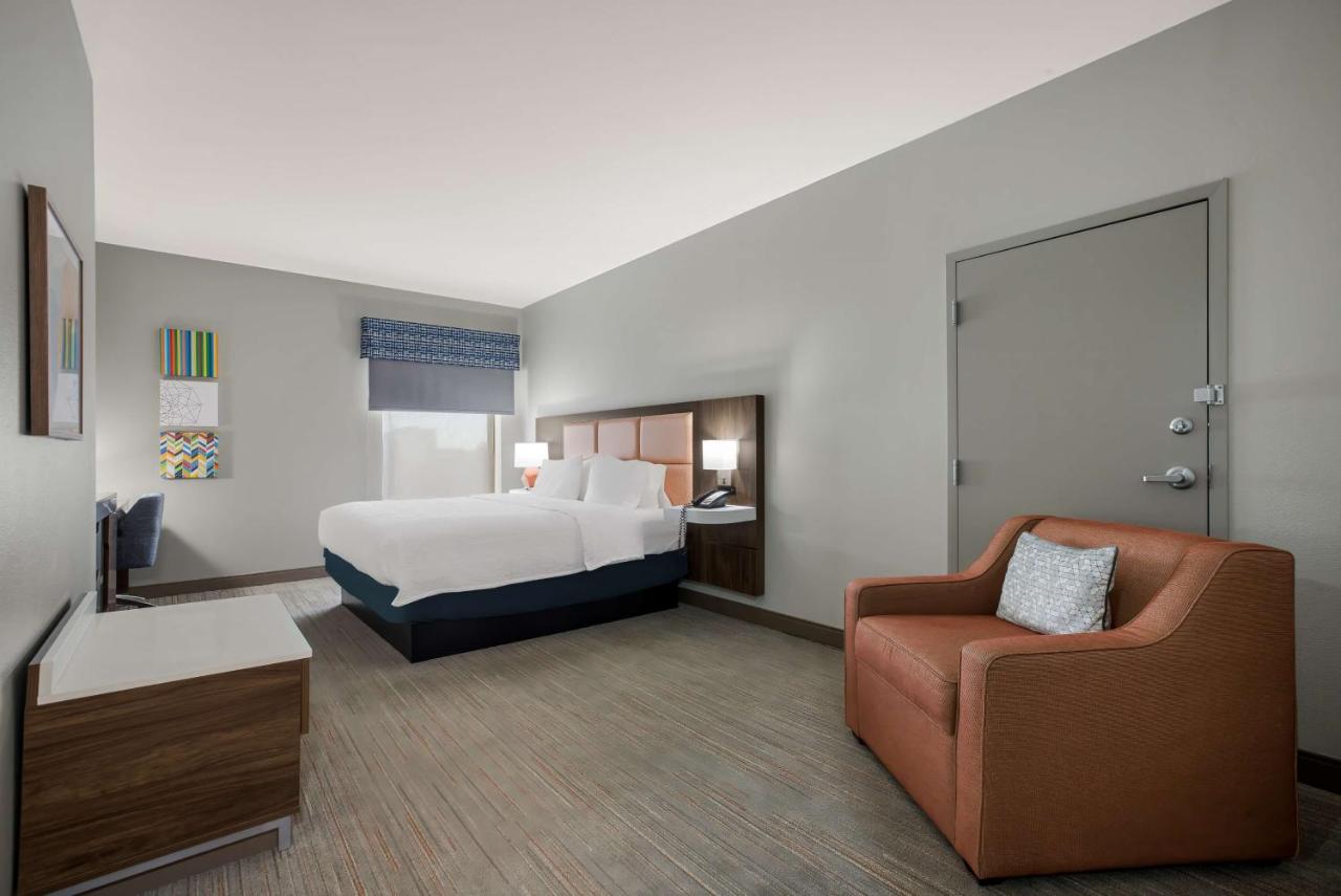 One-Bedroom King Suite - Non-Smoking at Hampton Inn Linden