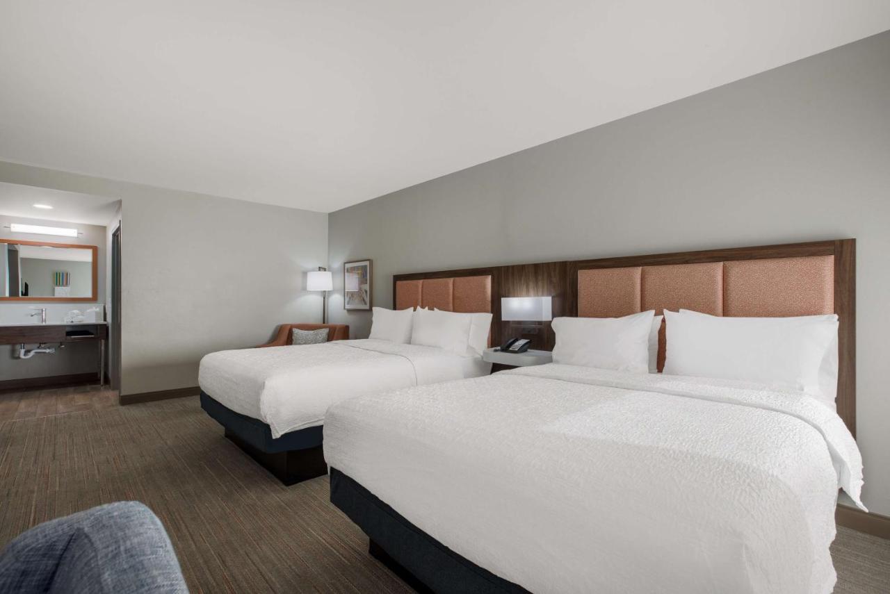 One-Bedroom King Suite - Non-Smoking at Hampton Inn Linden
