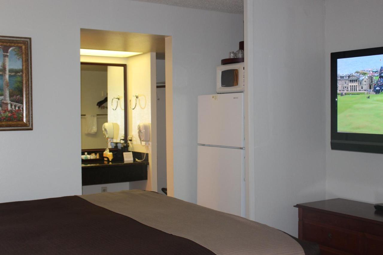  | O'Cairns Inn and Suites