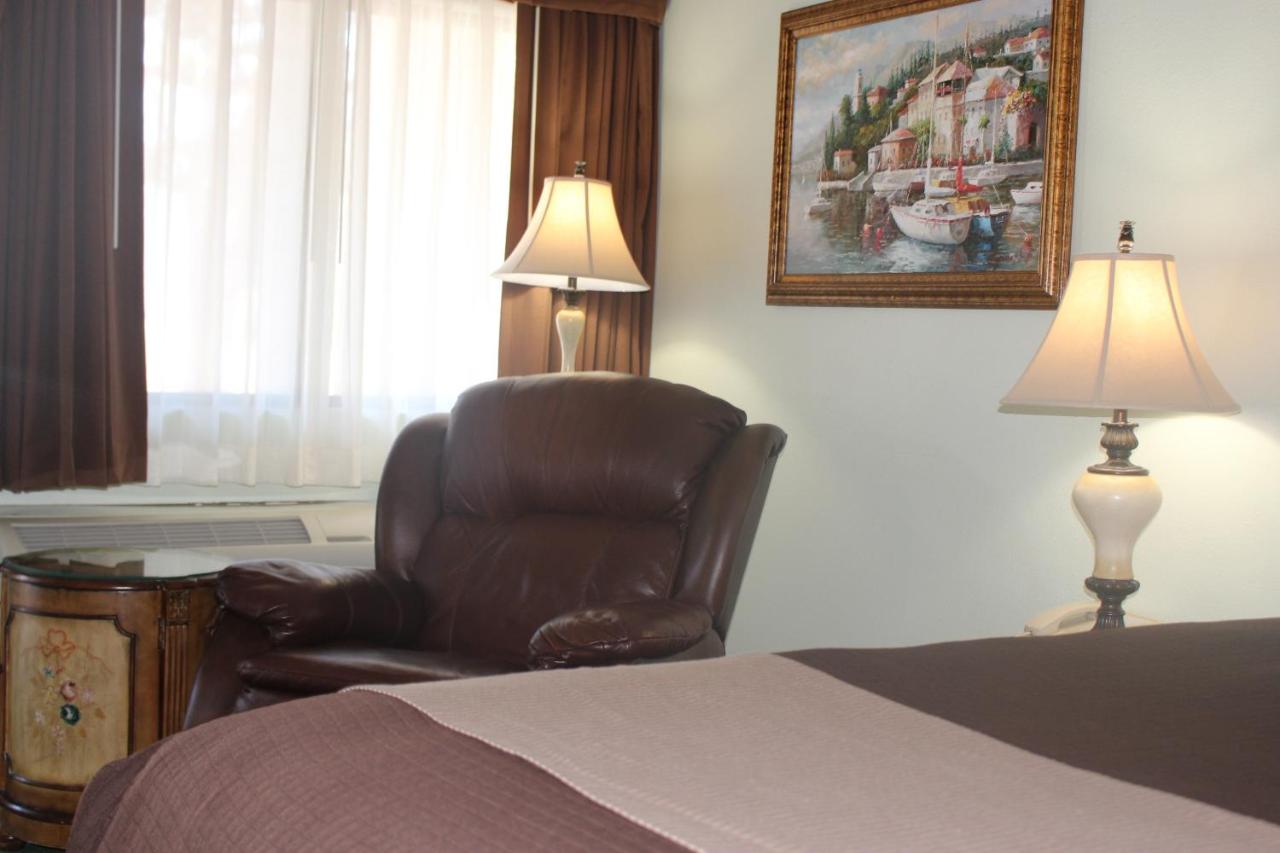  | O'Cairns Inn and Suites