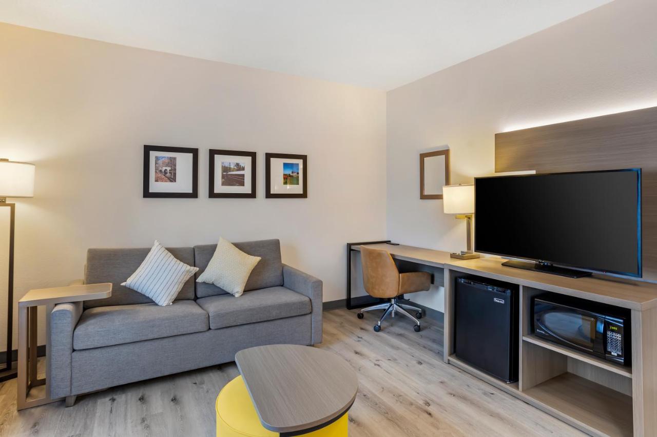 King Suite - Accessible/Non-Smoking at Comfort Inn & Suites Sayre