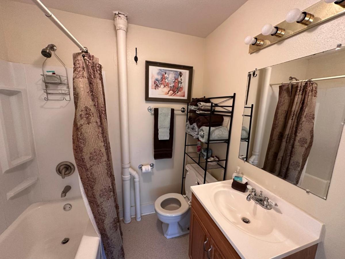  | Carriage Inn - Tarpley Suite 5