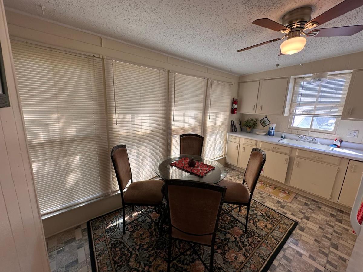 | Carriage Inn - Tarpley Suite 5