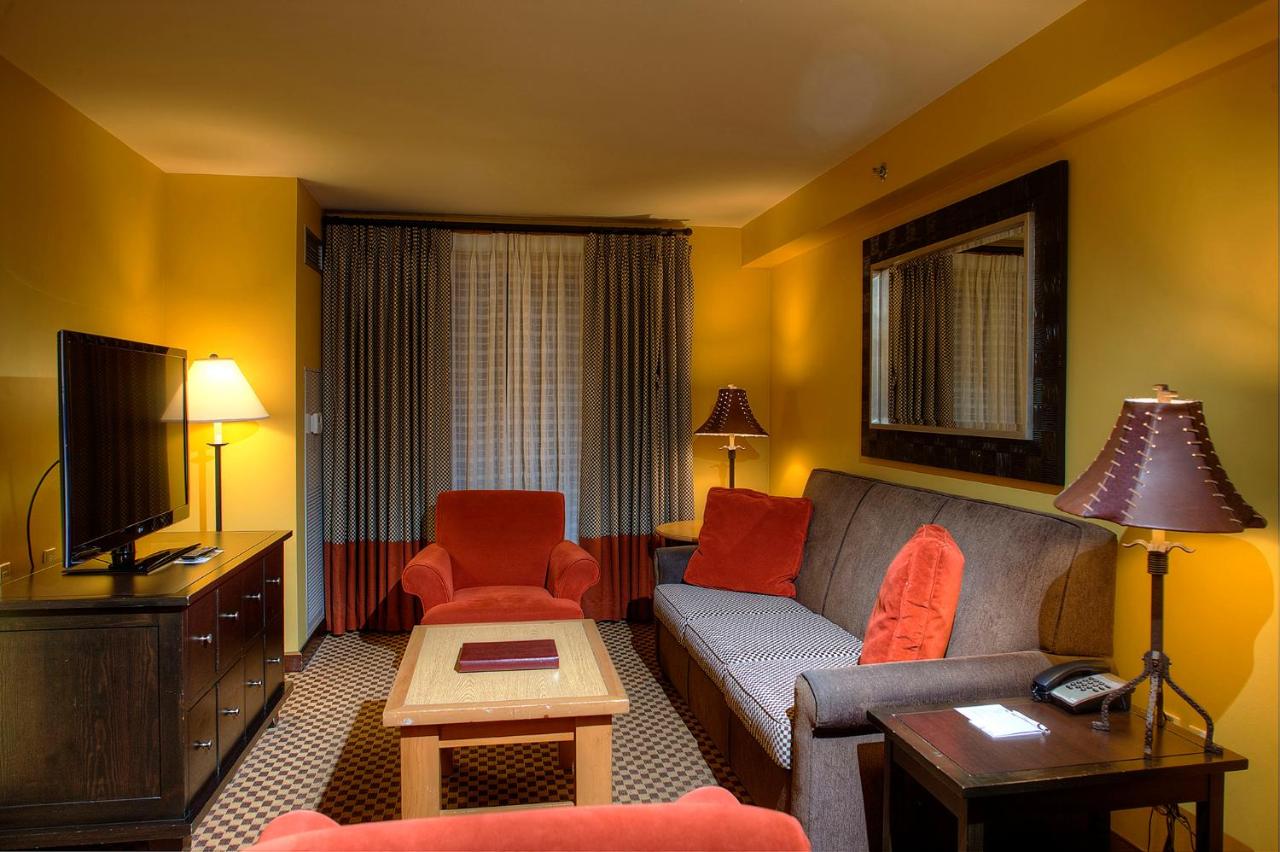 King Suite with Mountain View at Bear Creek Mountain Resort
