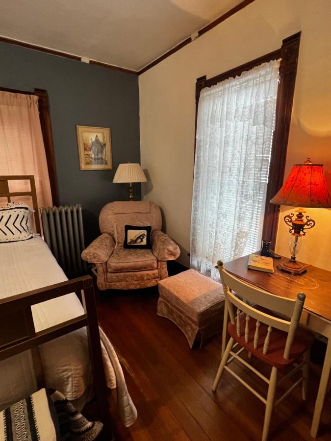 | Hearts Desire Inn