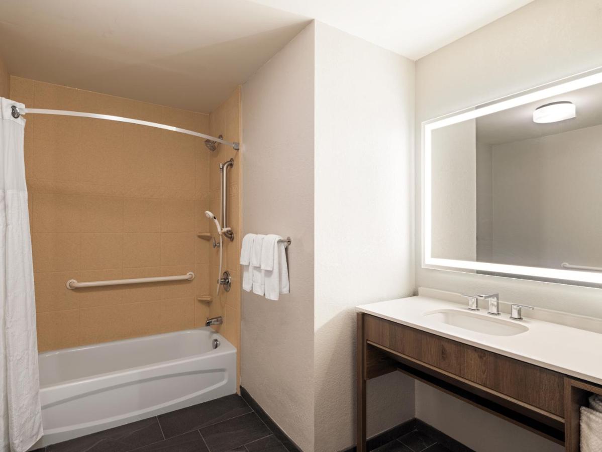 Queen Room with Mobility Accessible Tub - Non-Smoking at Staybridge Suites Rochester University by IHG