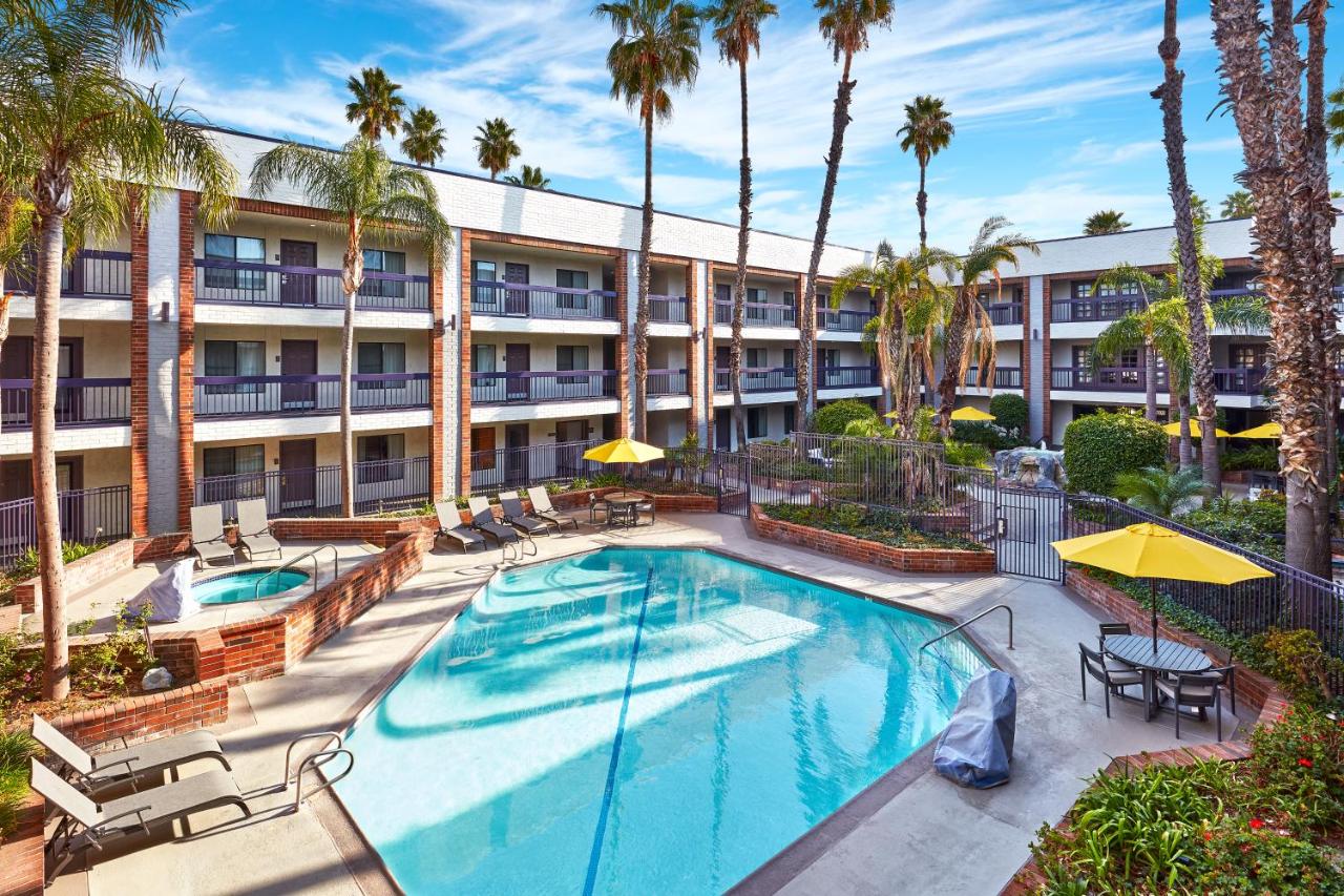 | Best Western Plus Meridian Inn & Suites, Anaheim-Orange