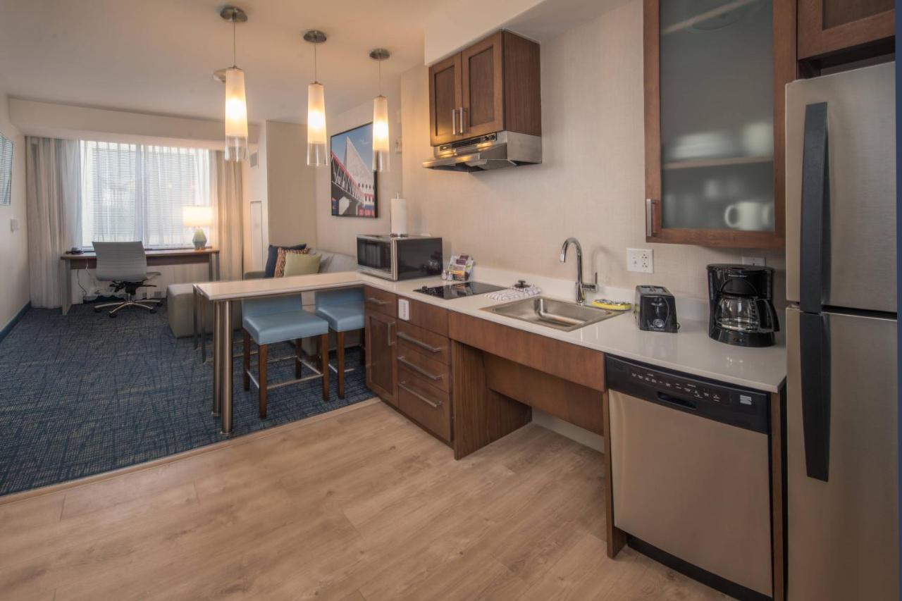 One-Bedroom King Corner Suite with Sofabed - Skyline View at Residence Inn by Marriott Baltimore at The Johns Hopkins Medical Campus