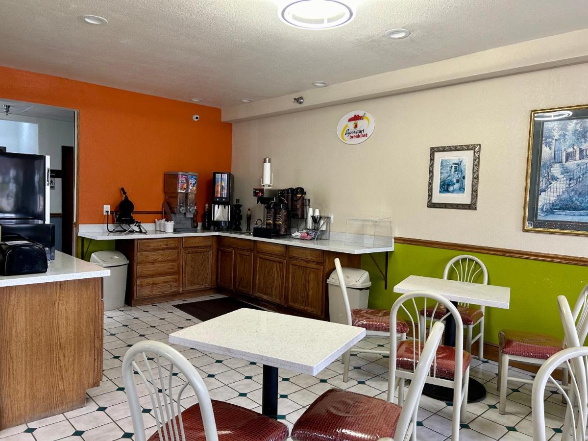 | Super 8 by Wyndham Platte City Kansas City Area