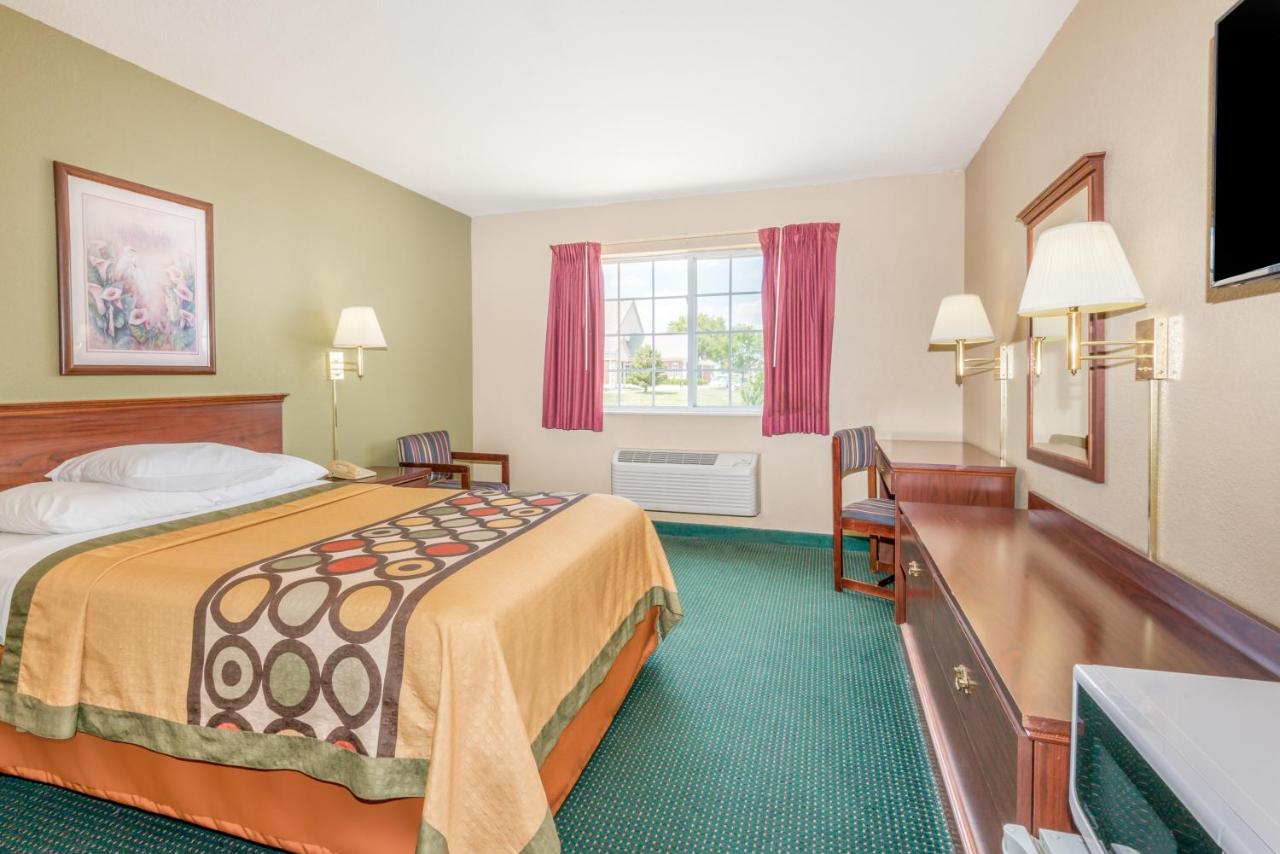  | Super 8 by Wyndham Platte City Kansas City Area