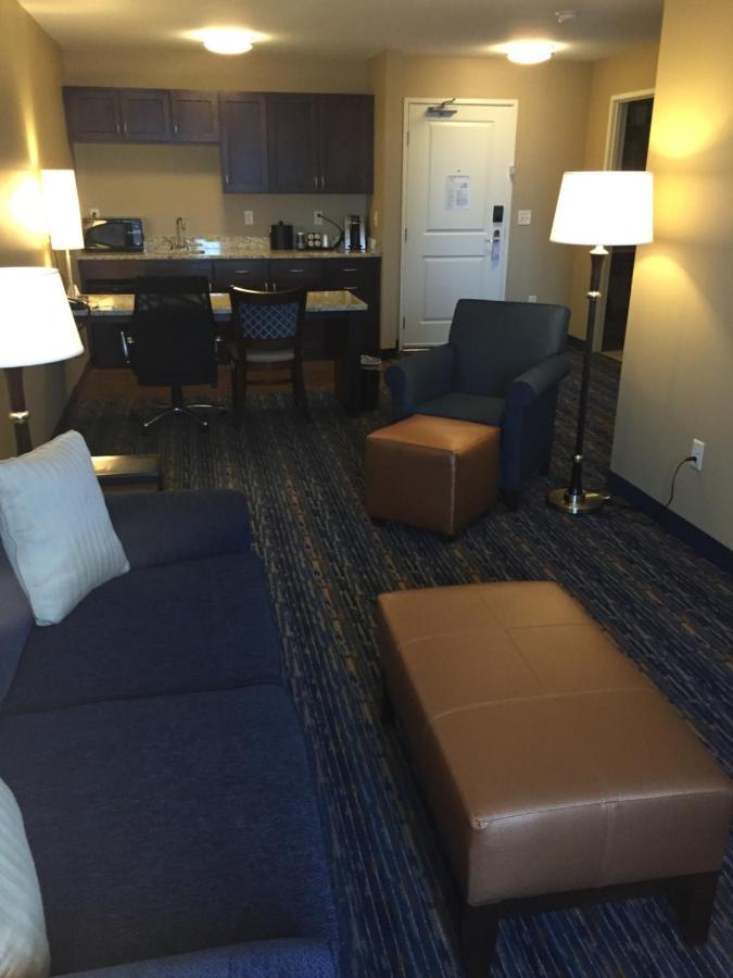 Deluxe King Suite at GrandStay Hotel & Suites Mount Horeb - Madison