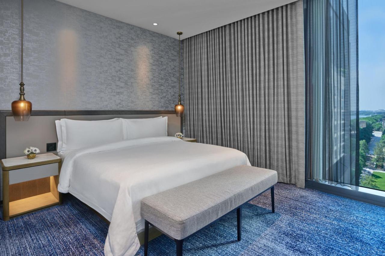 Metropolitan Suite at The St. Regis Chicago