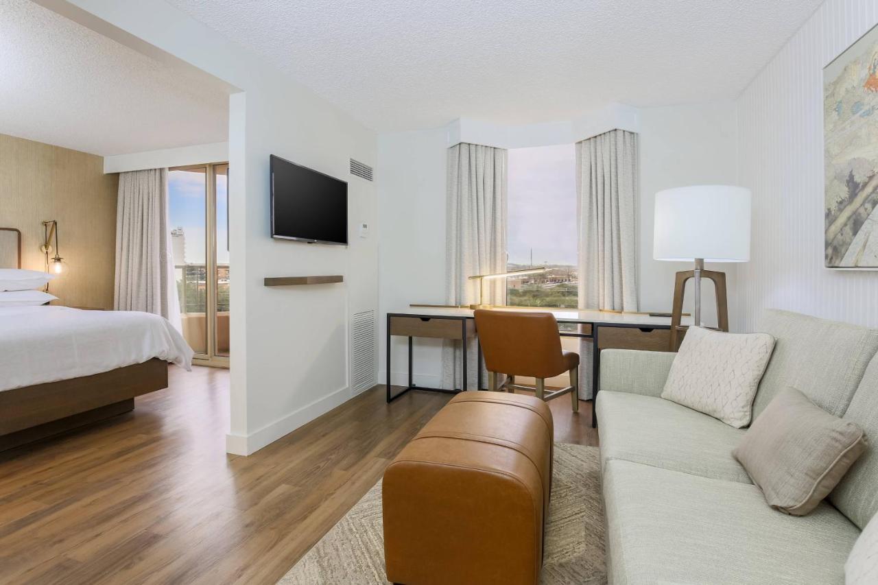 | Sheraton Suites Market Center Dallas