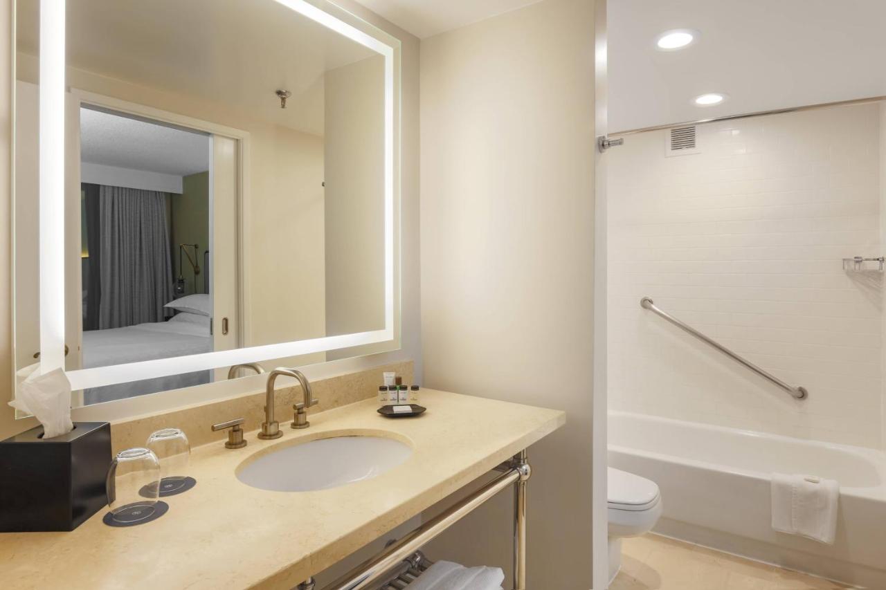 | Sheraton Suites Market Center Dallas