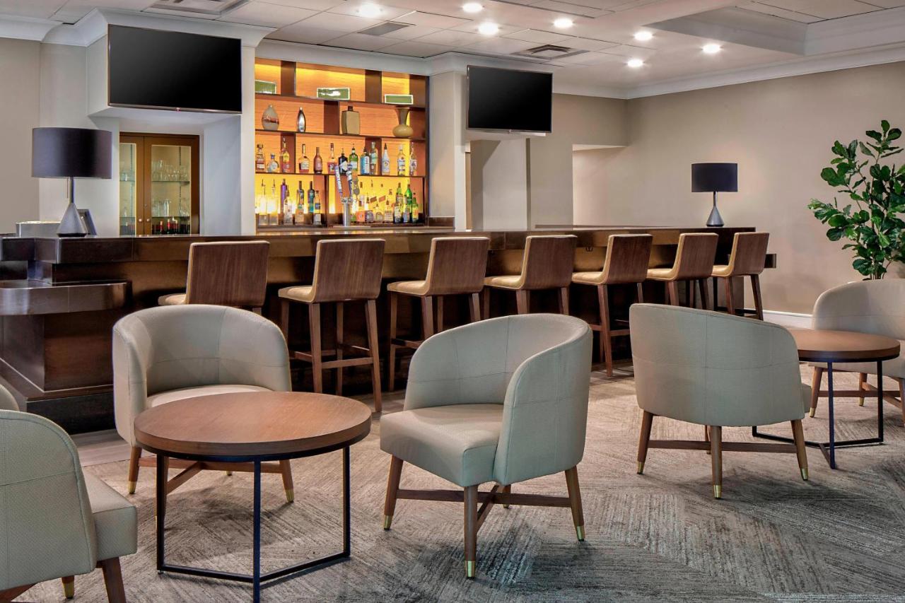 | Sheraton Suites Market Center Dallas