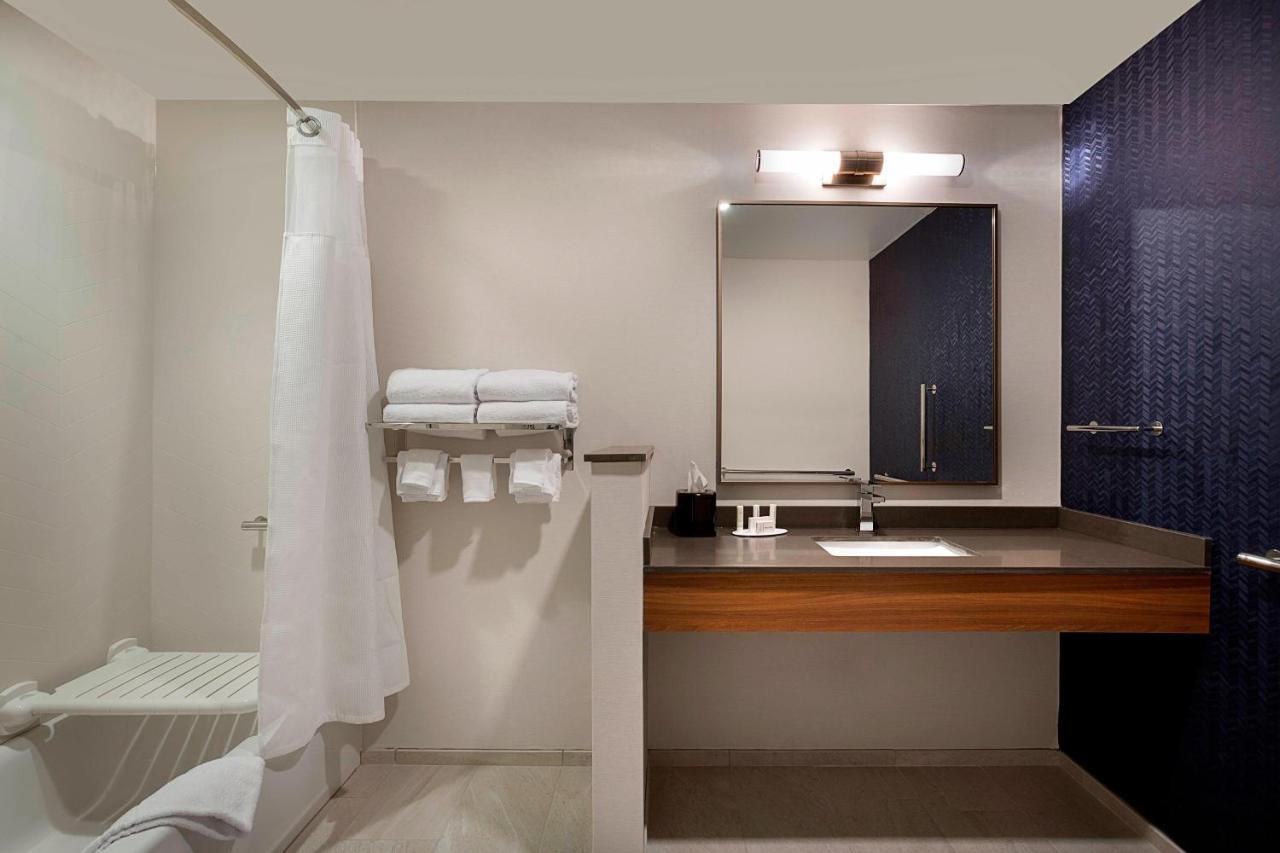 | Fairfield Inn & Suites by Marriott Shelby