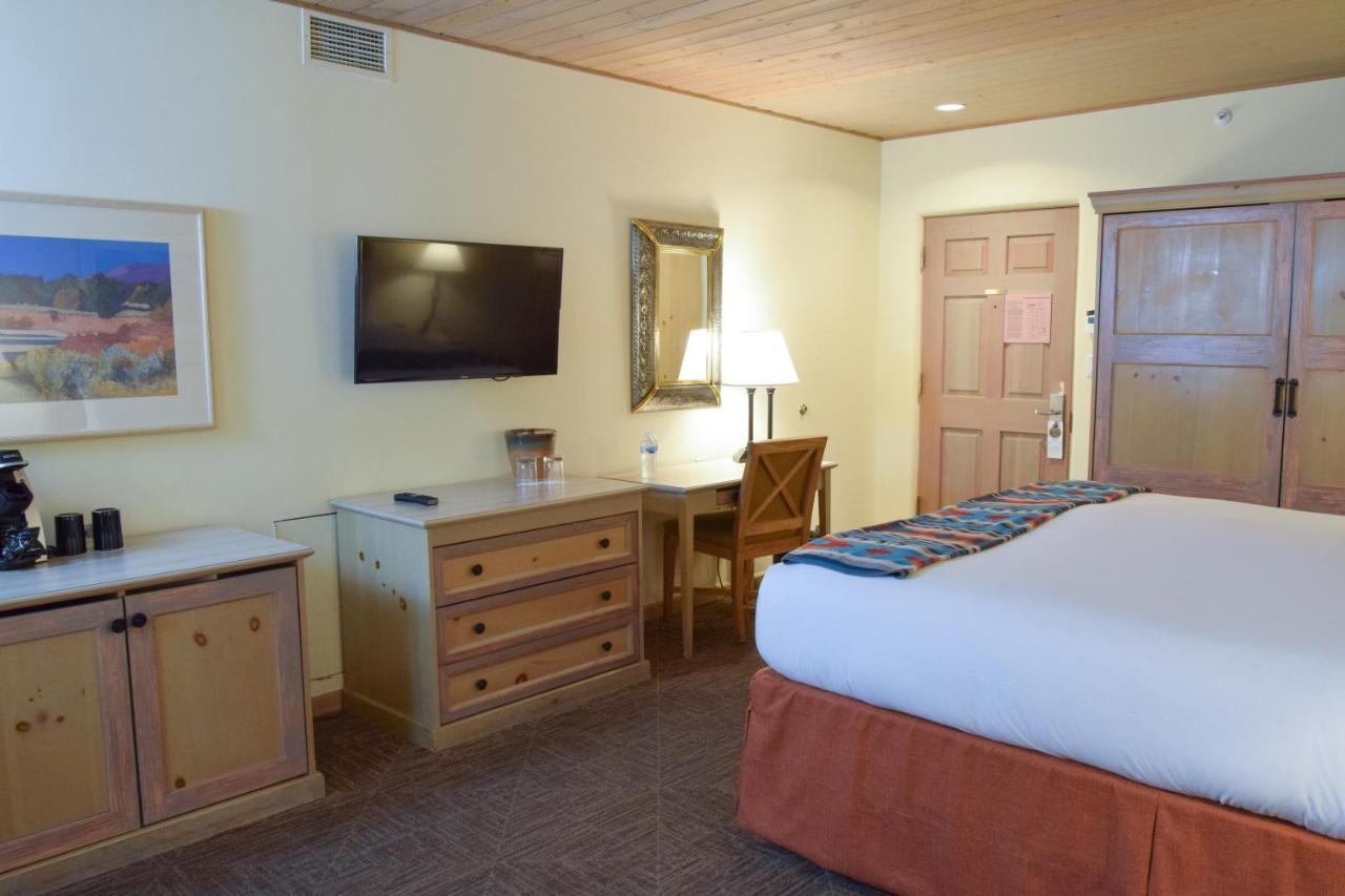 Deluxe King Room at Inn on the Alameda