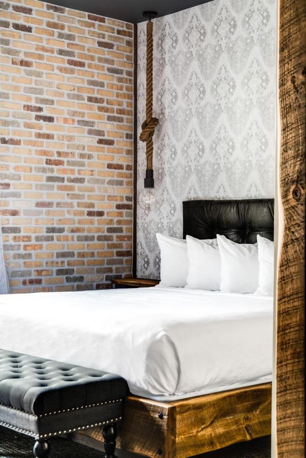 King Room with Balcony at Hotel Crosby