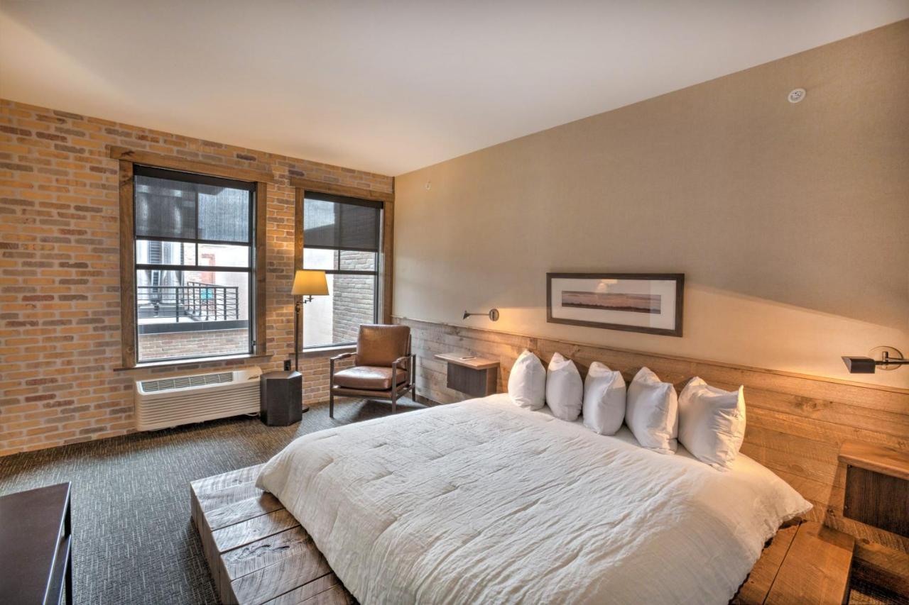 Deluxe Studio at Hotel Crosby