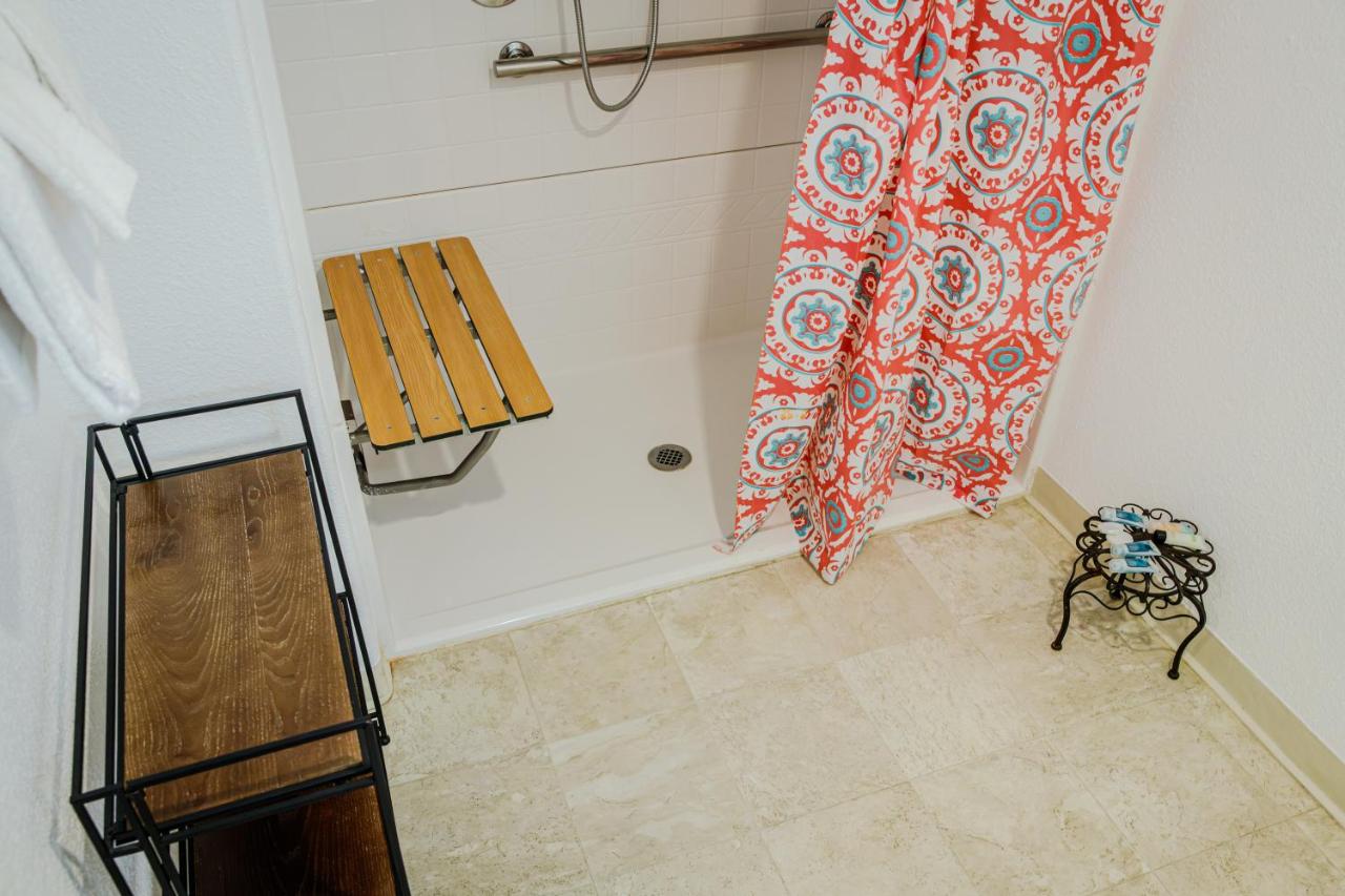 | Aloha Hotel Palm Springs