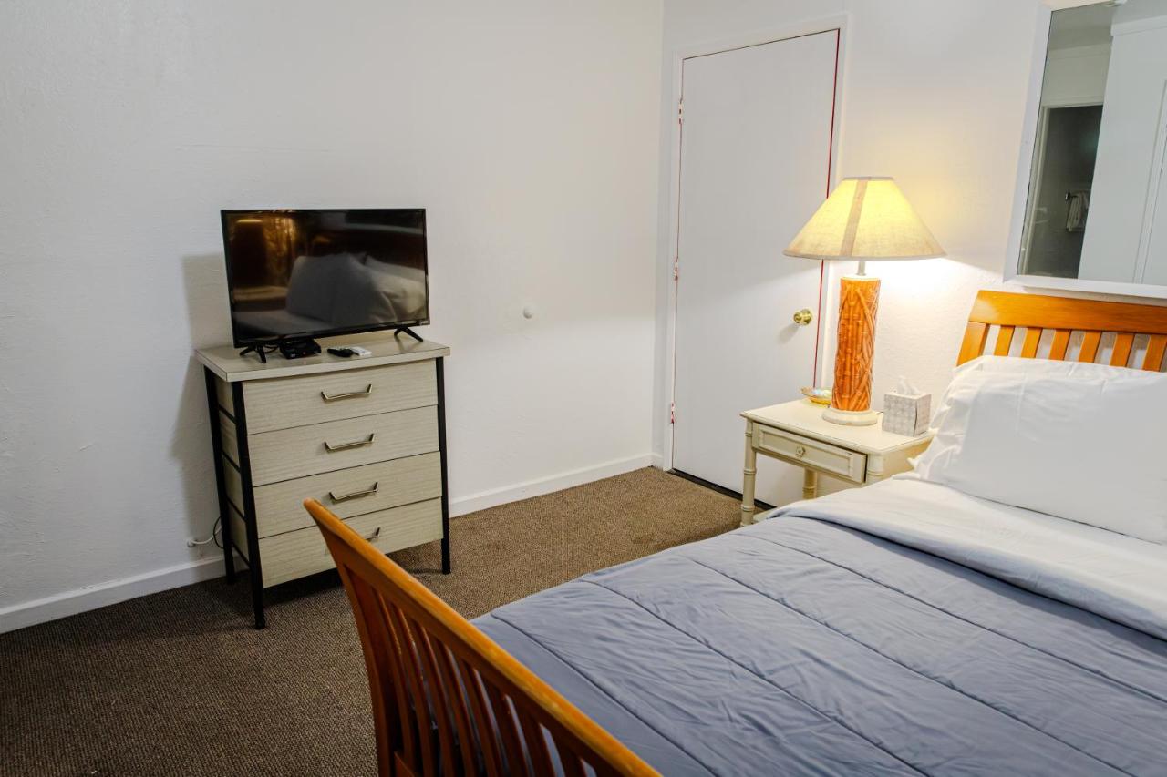 | Aloha Hotel Palm Springs