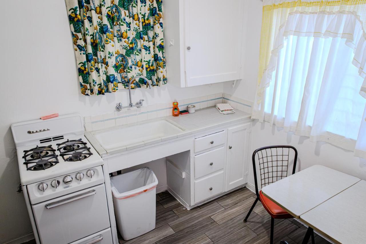 | Aloha Hotel Palm Springs