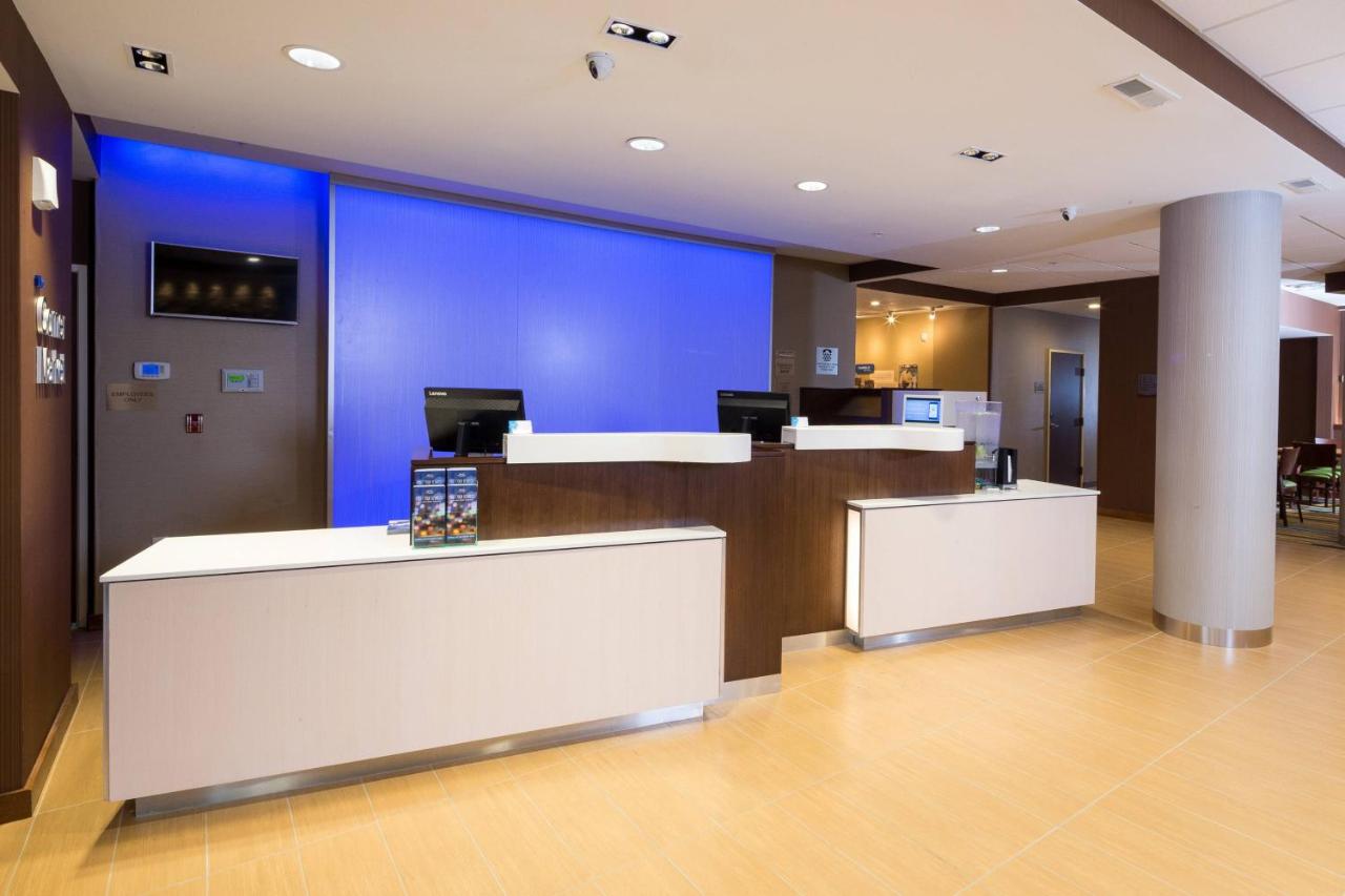 | Fairfield Inn & Suites by Marriott Detroit Chesterfield