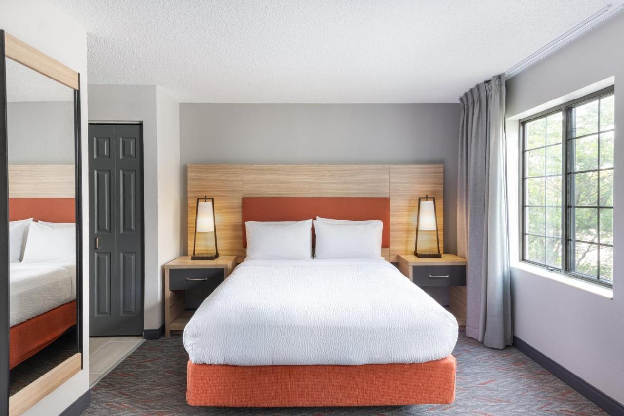 Queen Studio - Non-Smoking at Candlewood Suites Eagan Arpt South - Mall Area by IHG