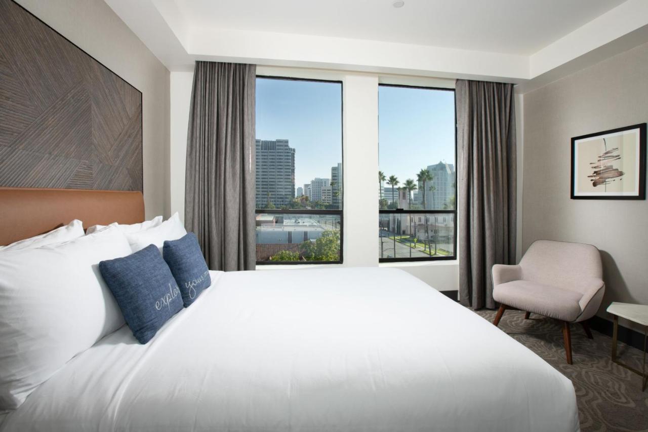 Guest Room, 1 King at The Glenmark, Glendale, a Tribute Portfolio Hotel