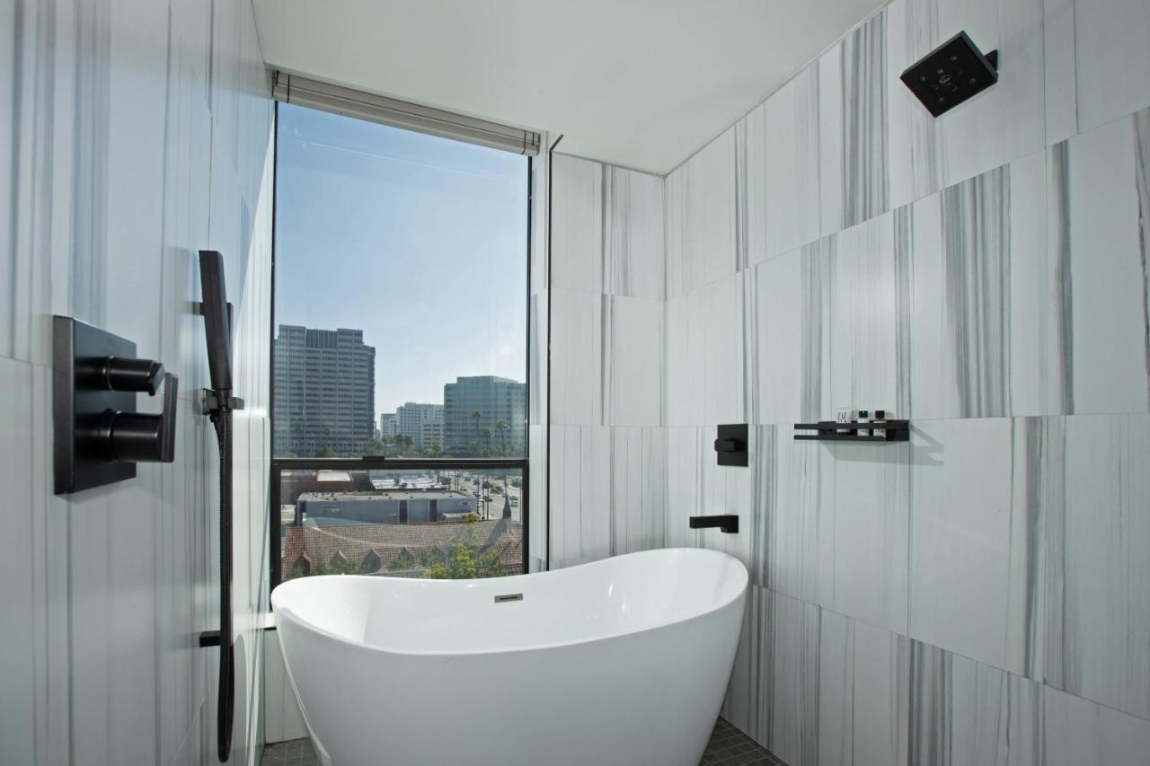 1 Bedroom Suite, 1 King at The Glenmark, Glendale, a Tribute Portfolio Hotel