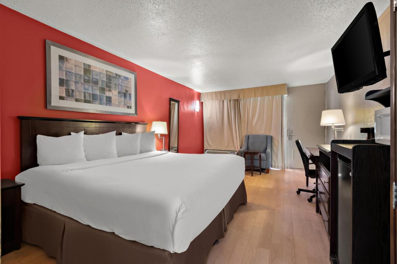 Standard King Room - Non Smoking at Quality Inn Wayne - Fairfield Area