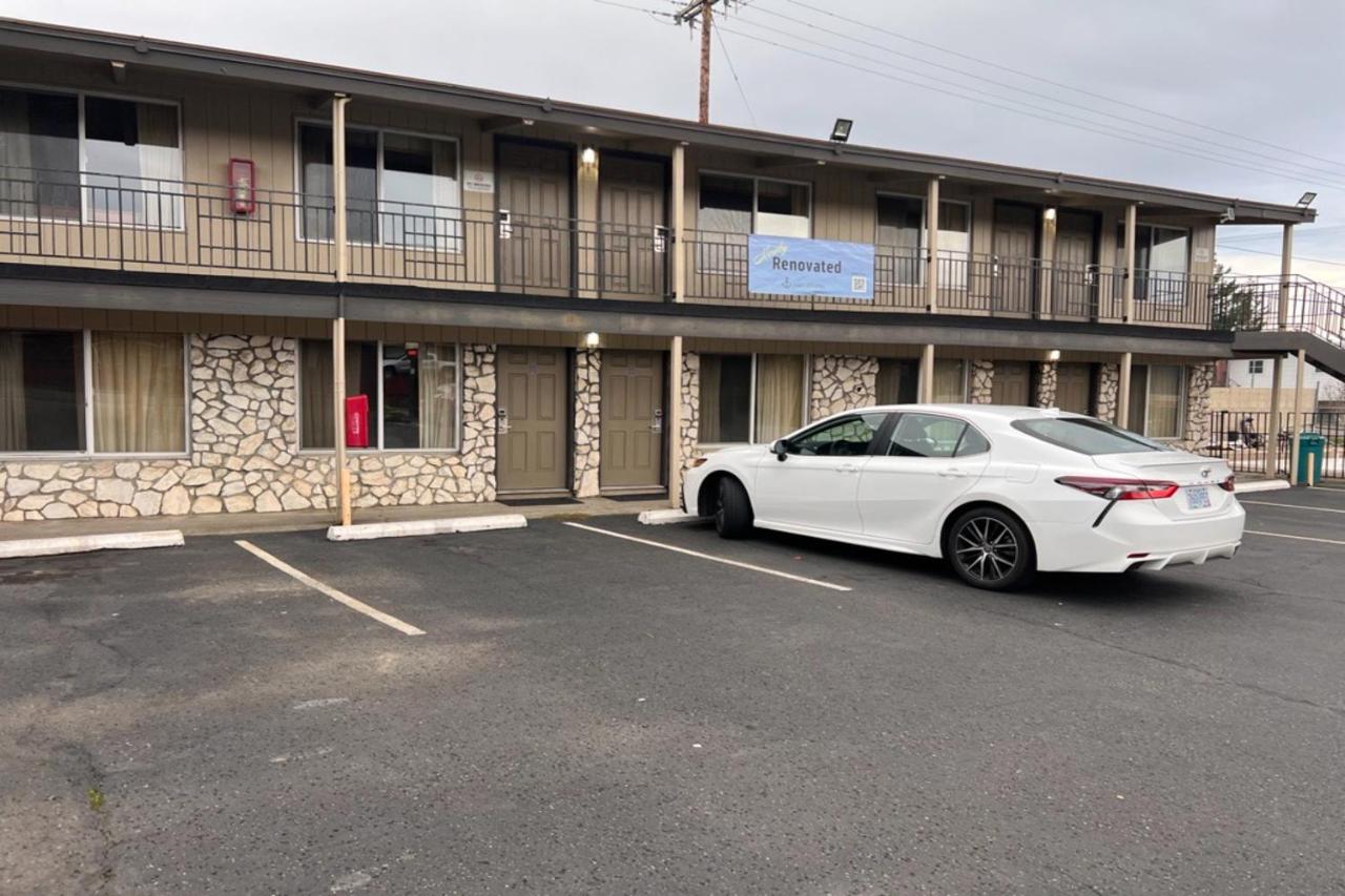  | Anchor Bay Inn